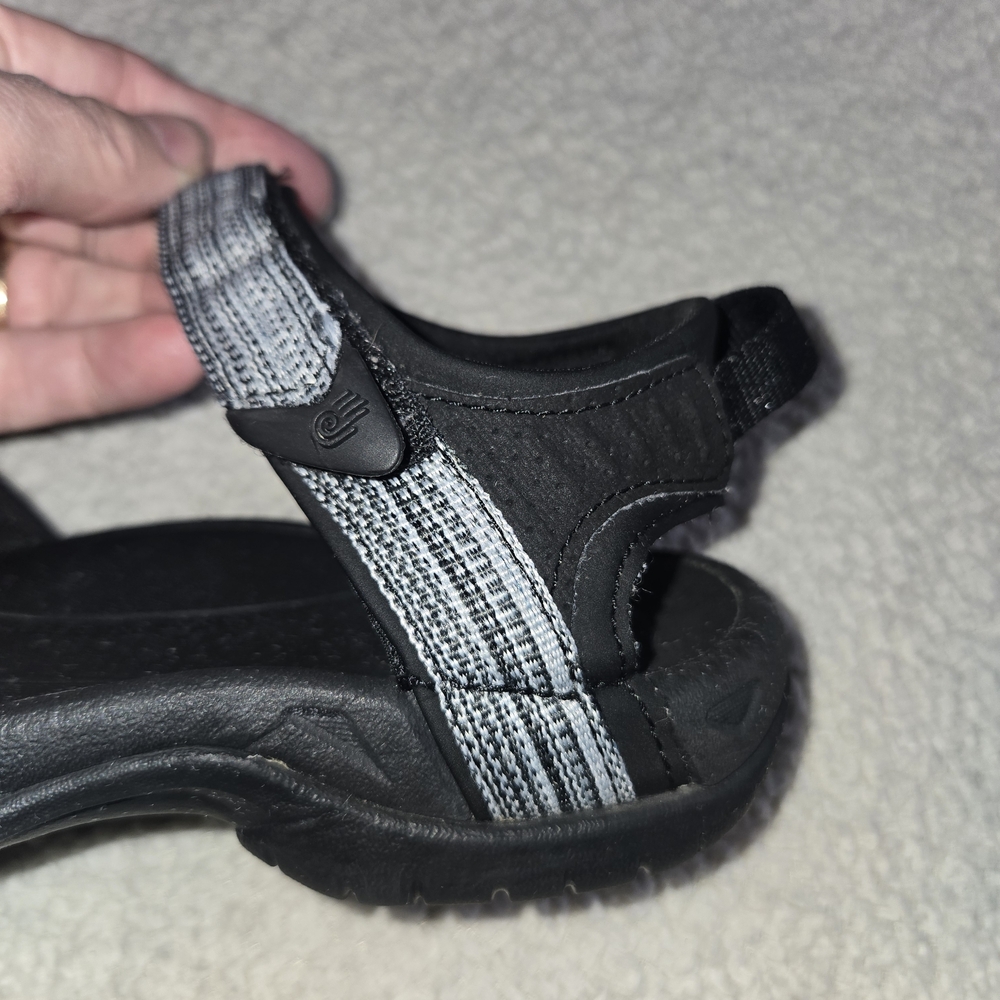 Teva Black and Gray Sandals Size 6.5 - Picture 6 of 10